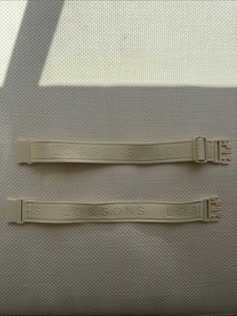 Lo and Sons Aoyama Leather Crescent Crossbody Bag - Ivory - Picture 4 of 4